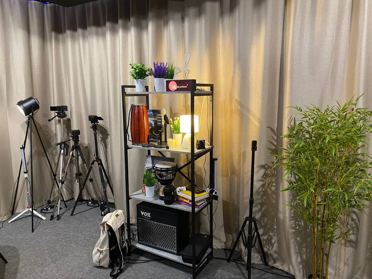 Камеры и студийный свет